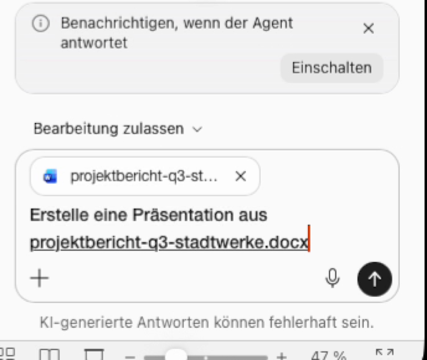 Copilot-Eingabe in PowerPoint mit dem Datei-Chip projektbericht-q3-stadtwerke.docx